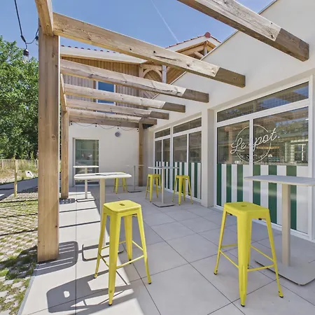 Le Switch - Pour 4 - Piscine Commune